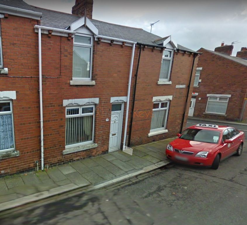 Property photo 1 of 9 15 Moore Street Exterior