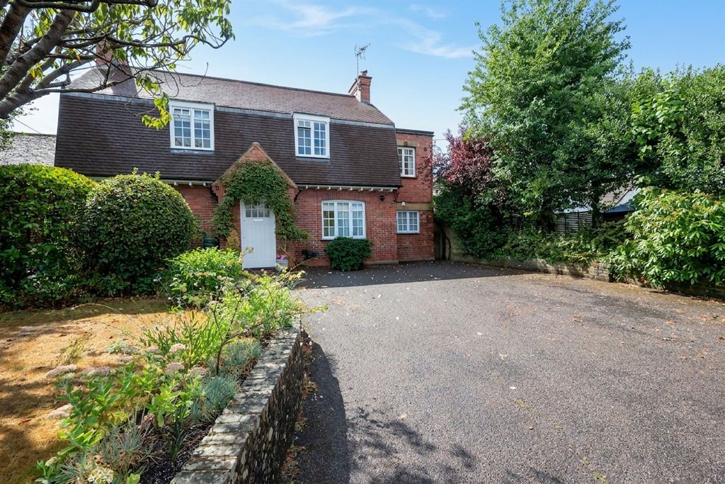 Property photo 1 of 39