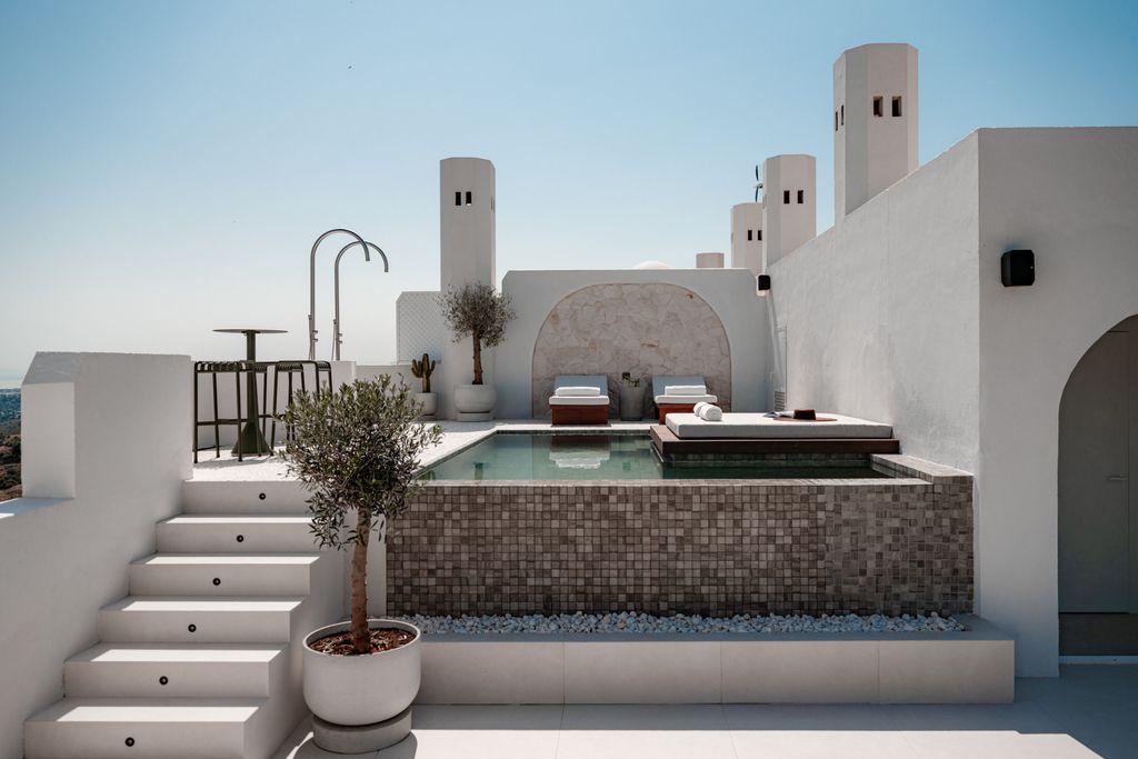 Property photo 2 of 30