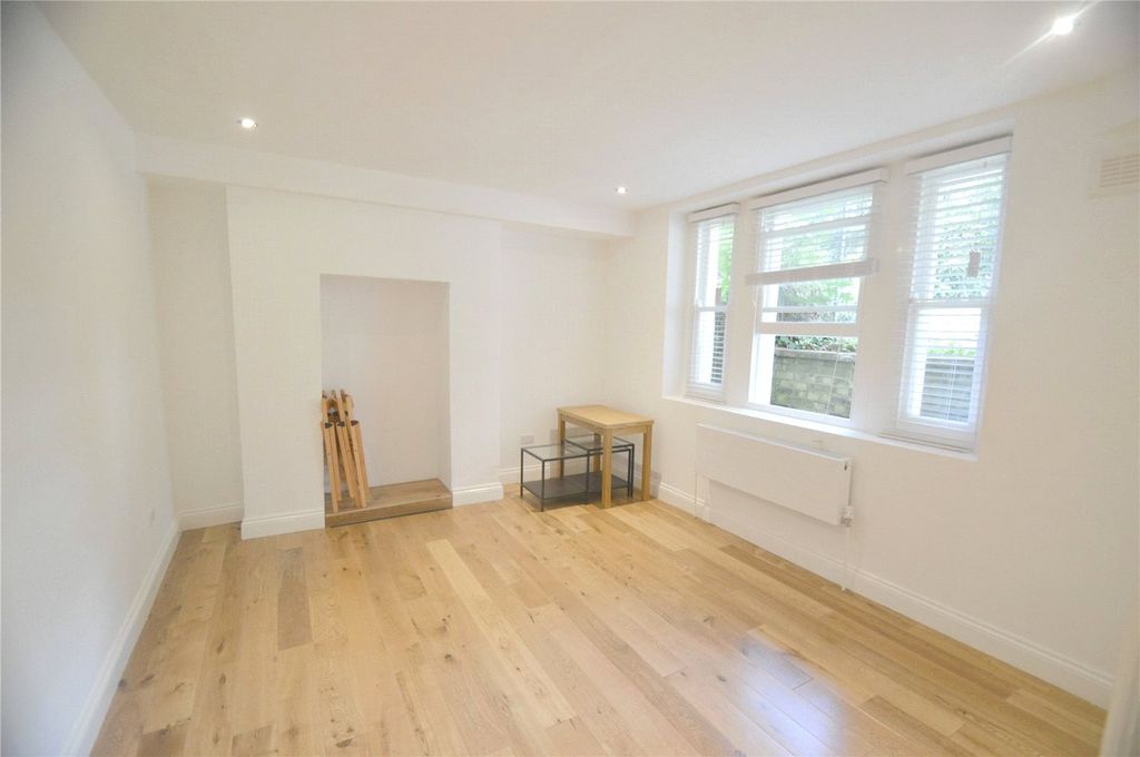 Property photo 3 of 6 Picture No. 02