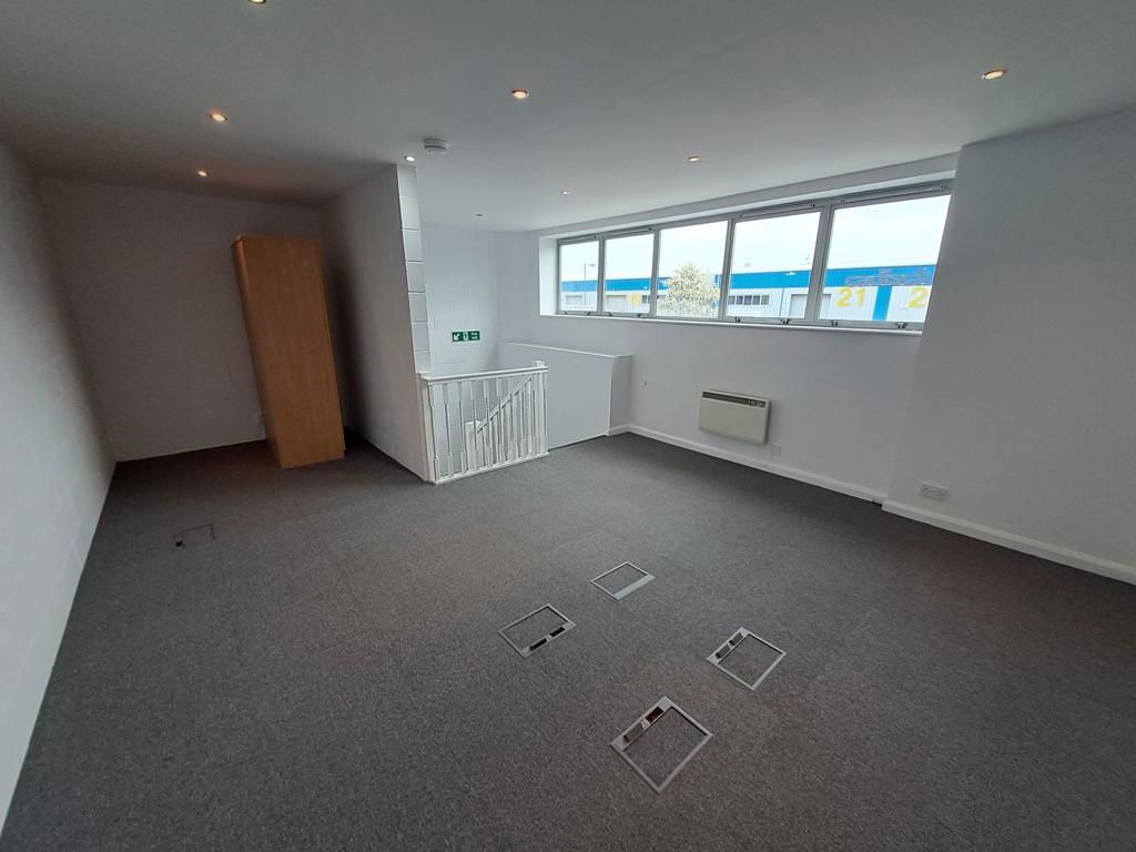 Property photo 3 of 7 Photo 12