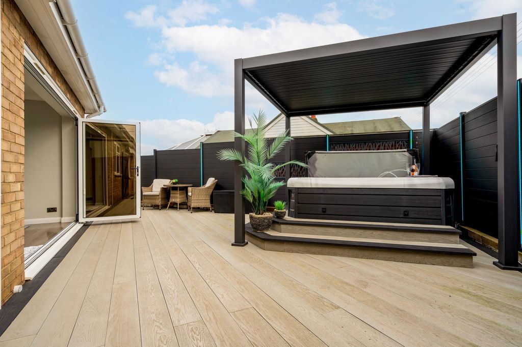 Property photo 3 of 29