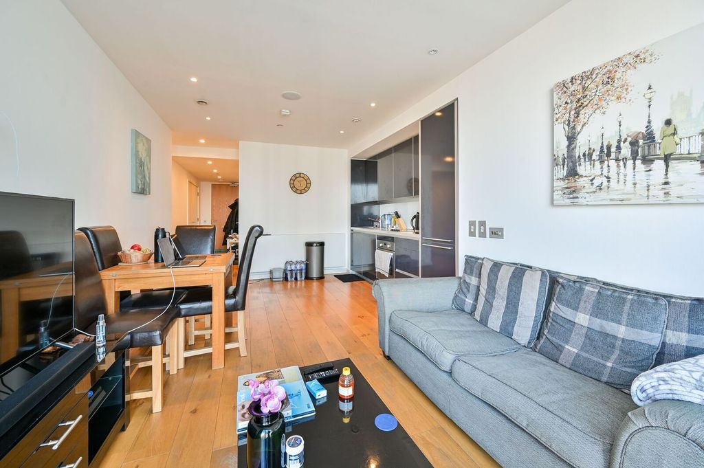 Property photo 1 of 9
