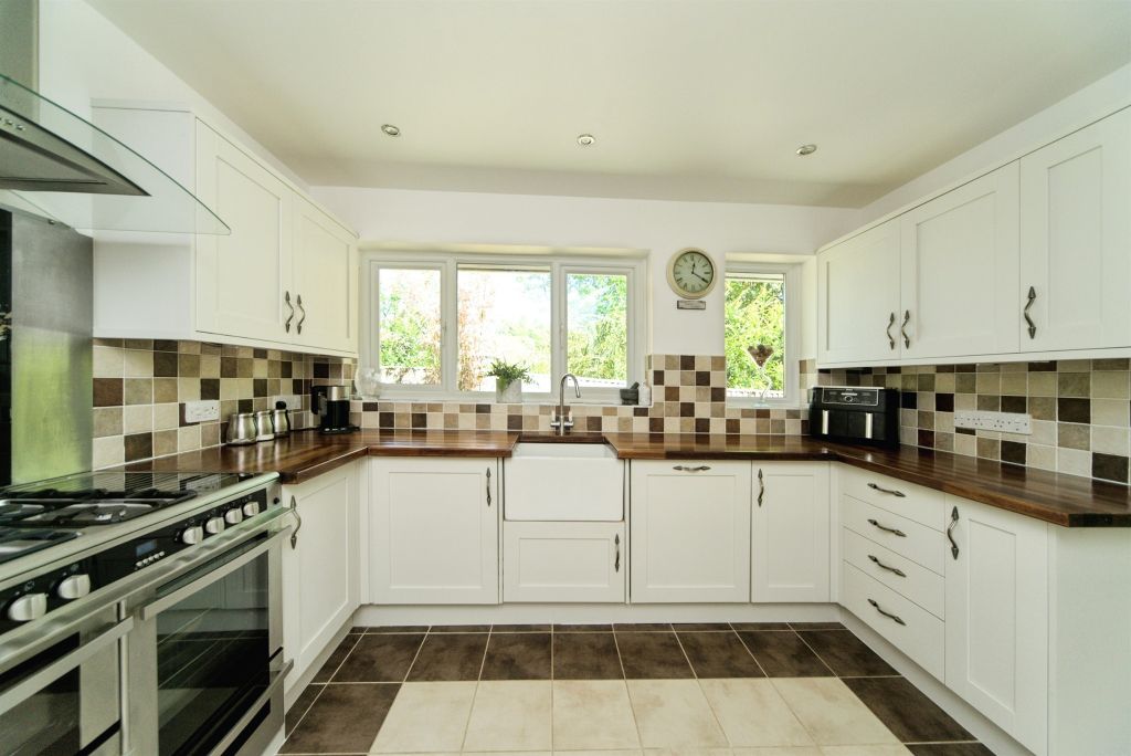 Property photo 3 of 24