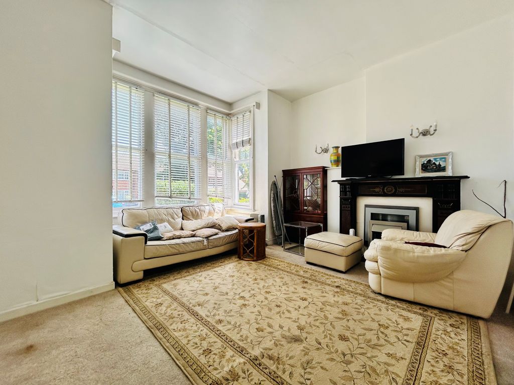 Property photo 2 of 6 Living Room
