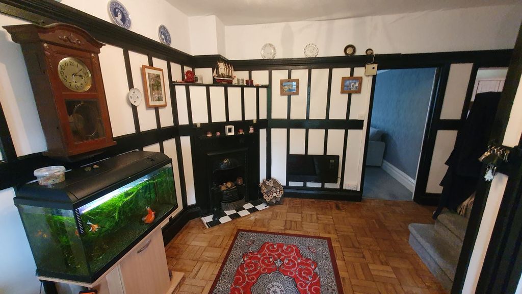 Property photo 3 of 27