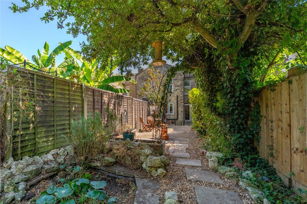 Property photo 2 of 15 Picture No. 04