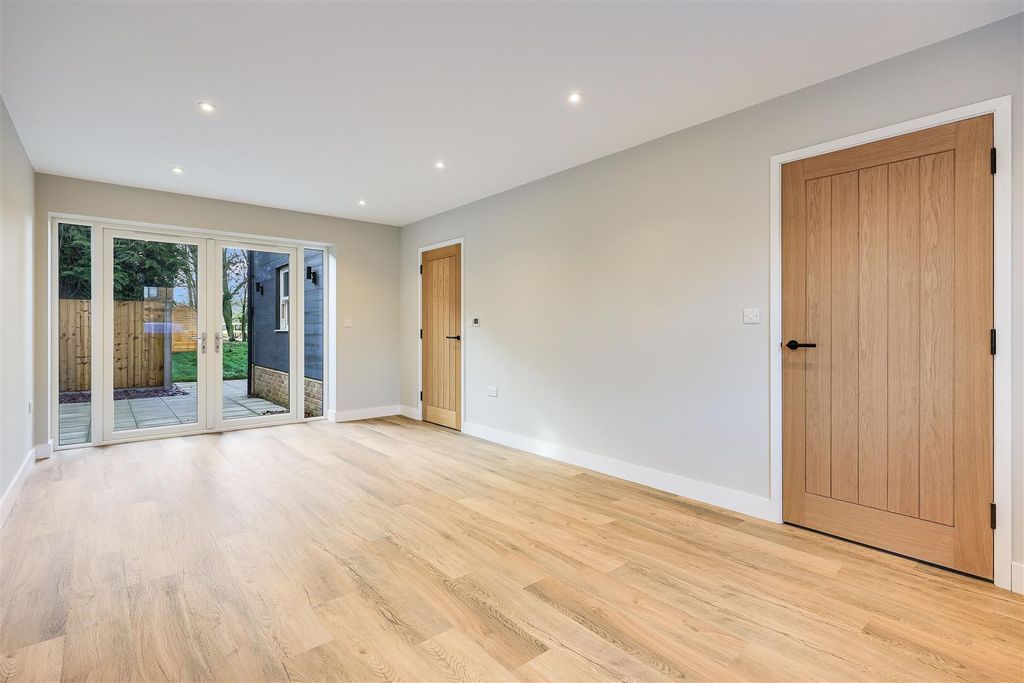 Property photo 3 of 28 Img (3).Jpg