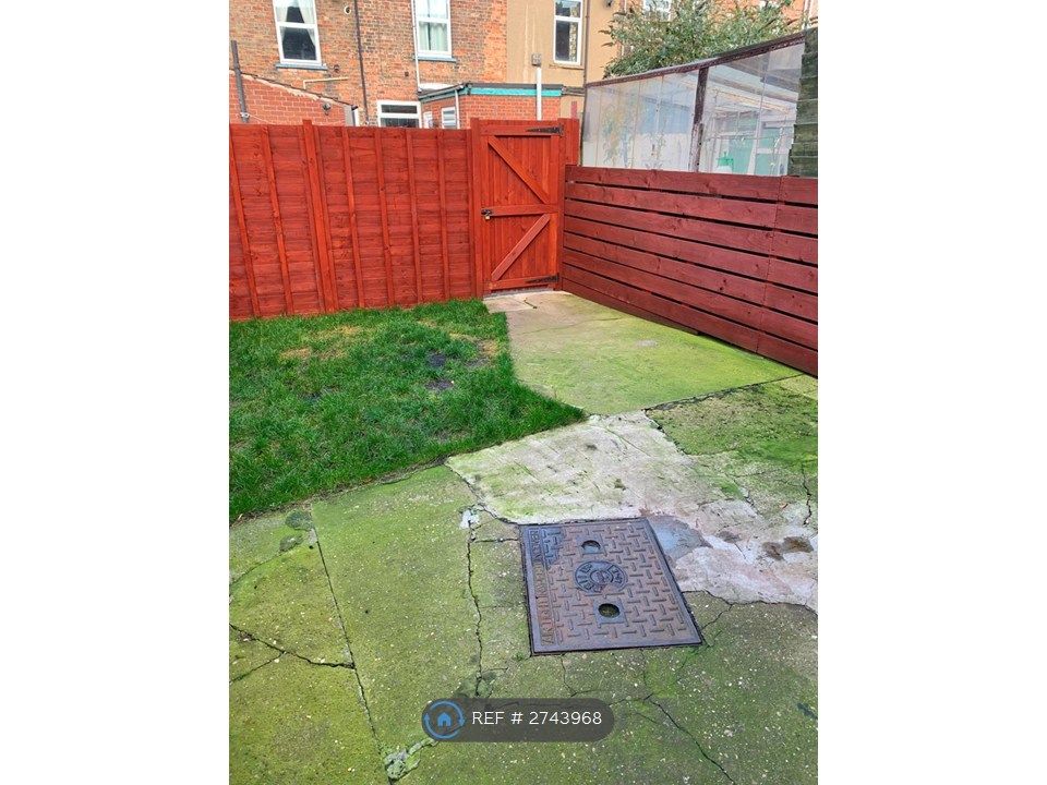 Property photo 2 of 10