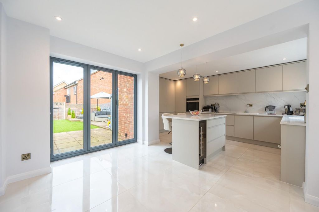 Property photo 2 of 26 Kitchen