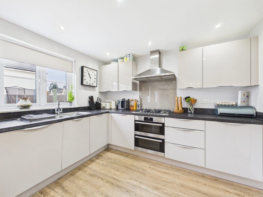 Property photo 2 of 25