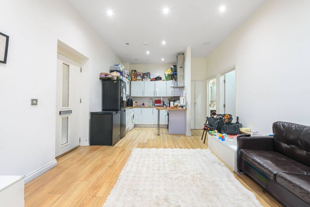 Property photo 3 of 5