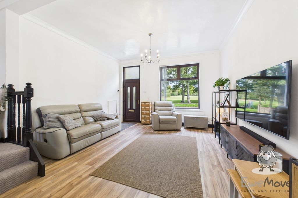 Property photo 3 of 11 18