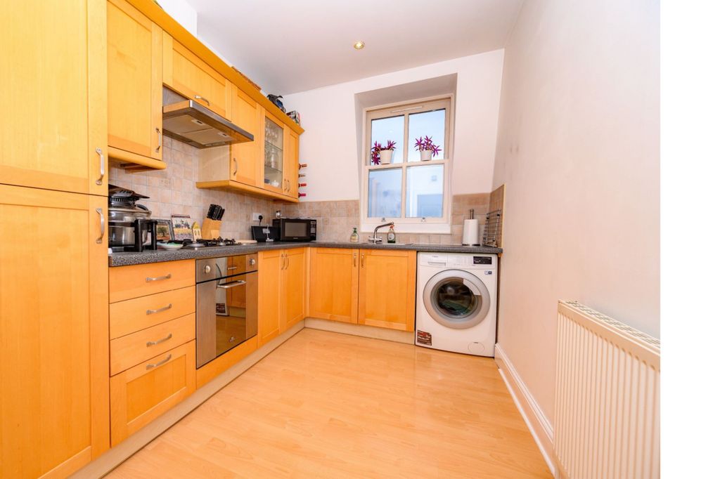 Property photo 3 of 14 Kitchen