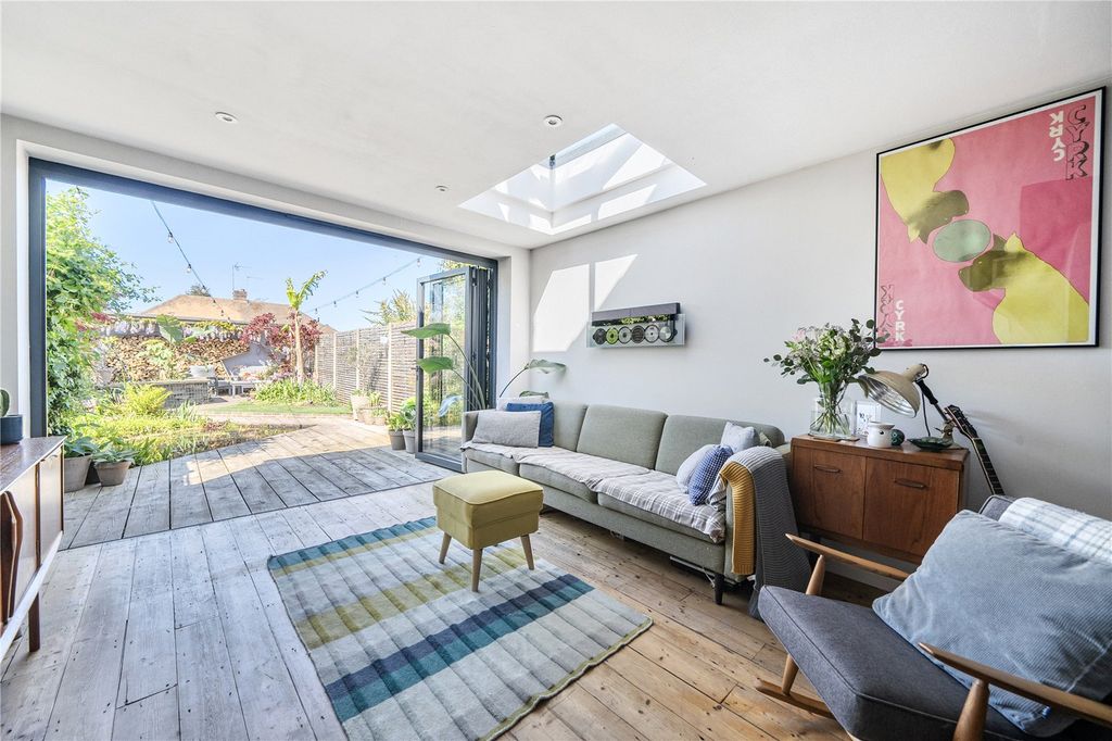 Property photo 2 of 35 Open Plan Living