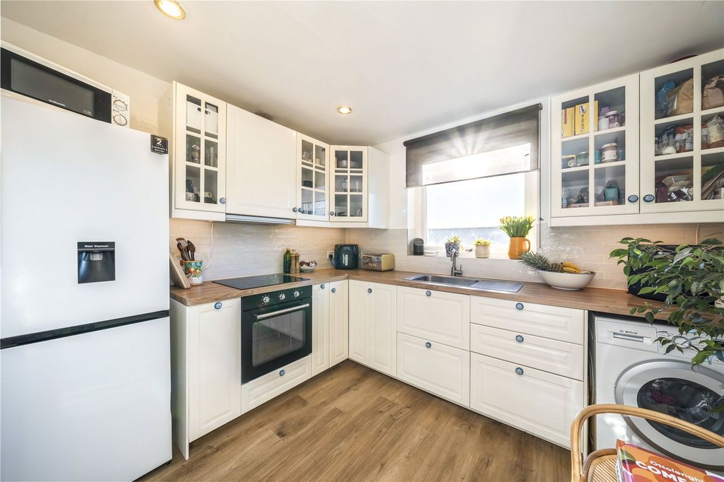 Property photo 3 of 8 Picture No. 02