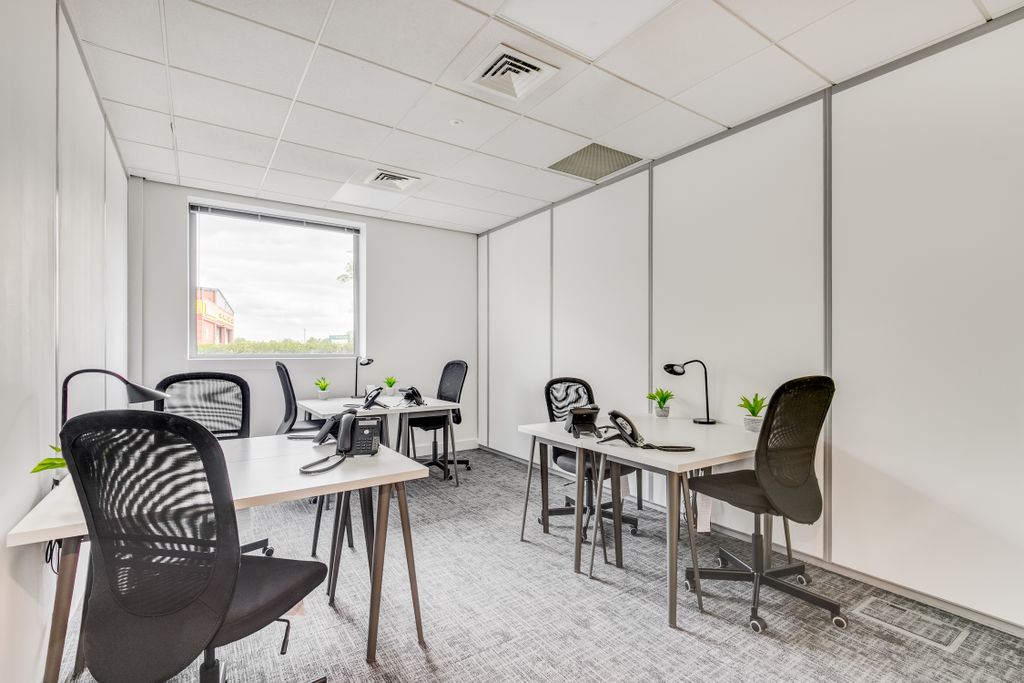 Property photo 3 of 9 Serviced Office