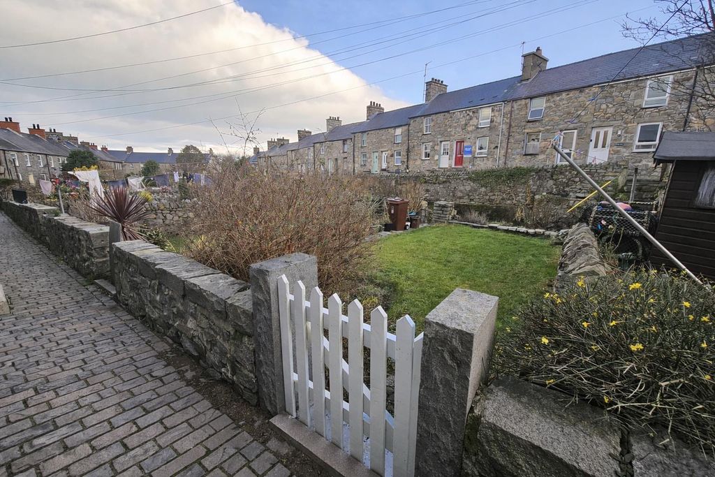 Property photo 2 of 20 Front View 1.Png