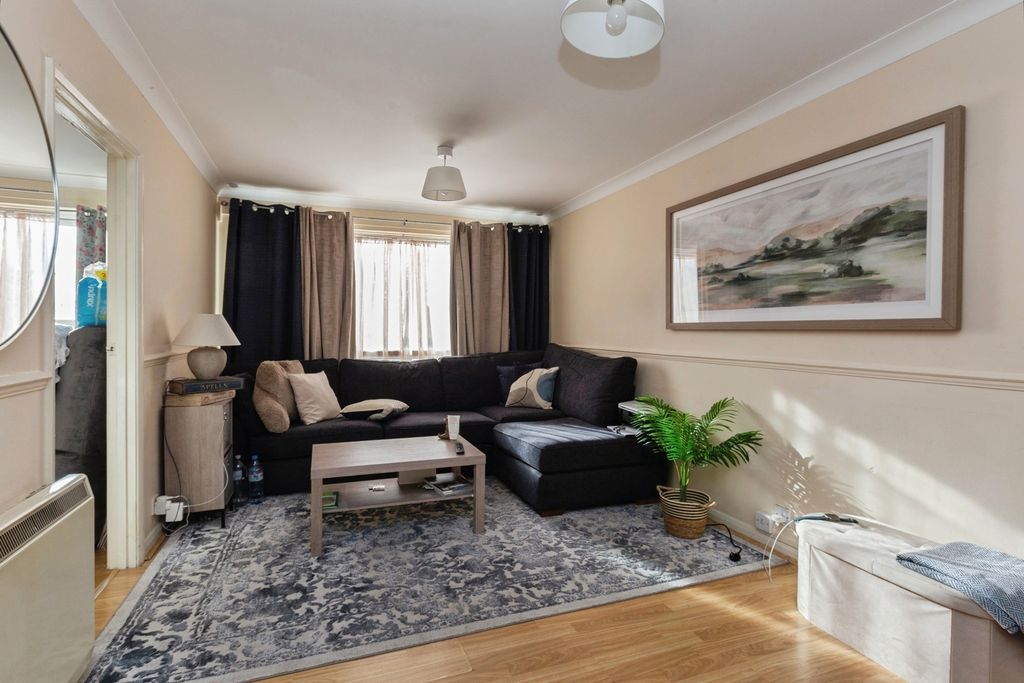 Property photo 2 of 9 Photo