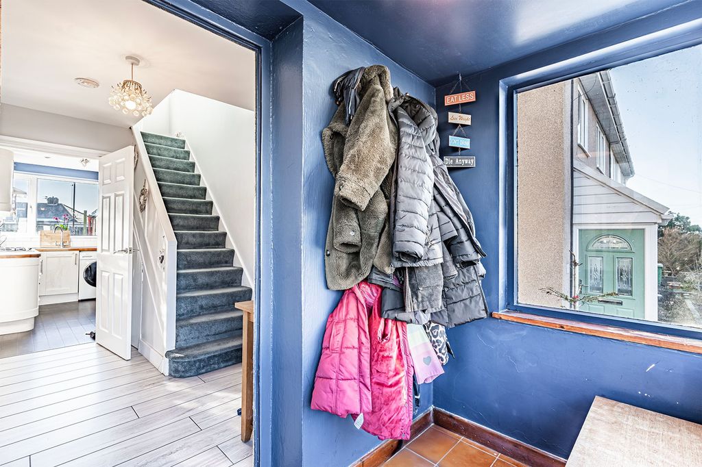 Property photo 3 of 31