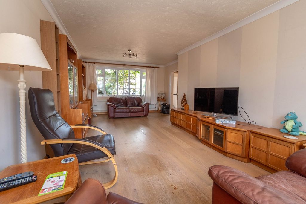 Property photo 3 of 19