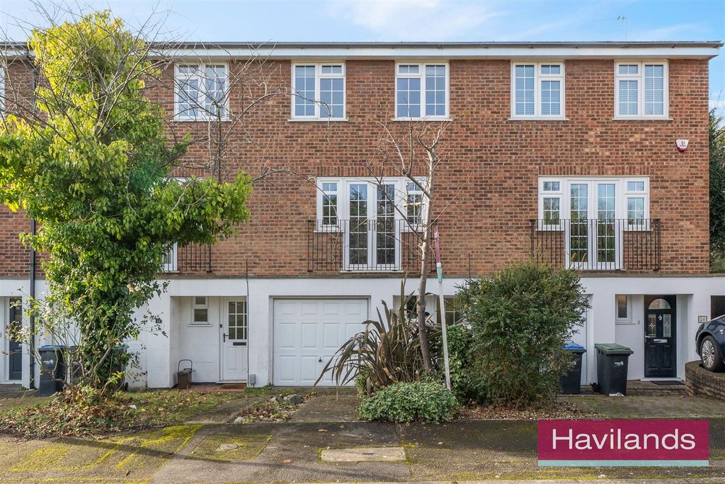 Property photo 1 of 22 Colonels Walk-21.Jpg