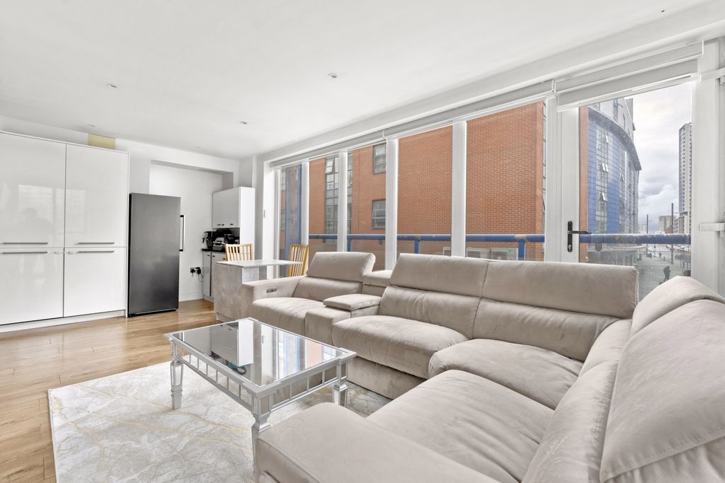 Property photo 2 of 11 Reception