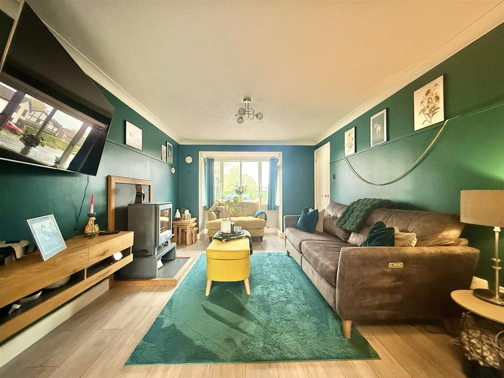 Property photo 3 of 22 Living Room