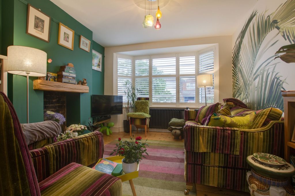 Property photo 2 of 24