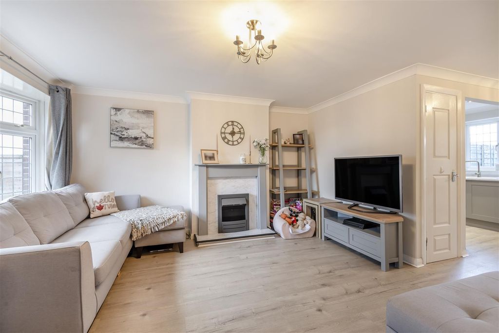 Property photo 2 of 18 8675854-Interior16.Jpg