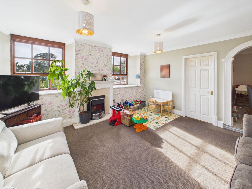 Property photo 2 of 23