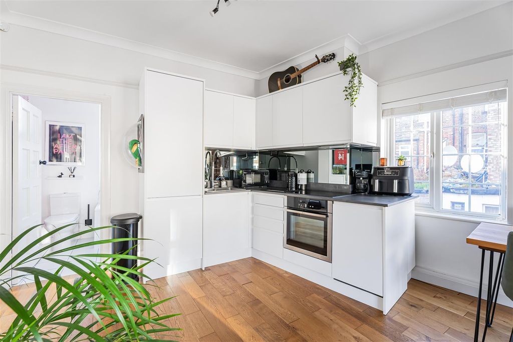 Property photo 3 of 18 19_68315.Jpg