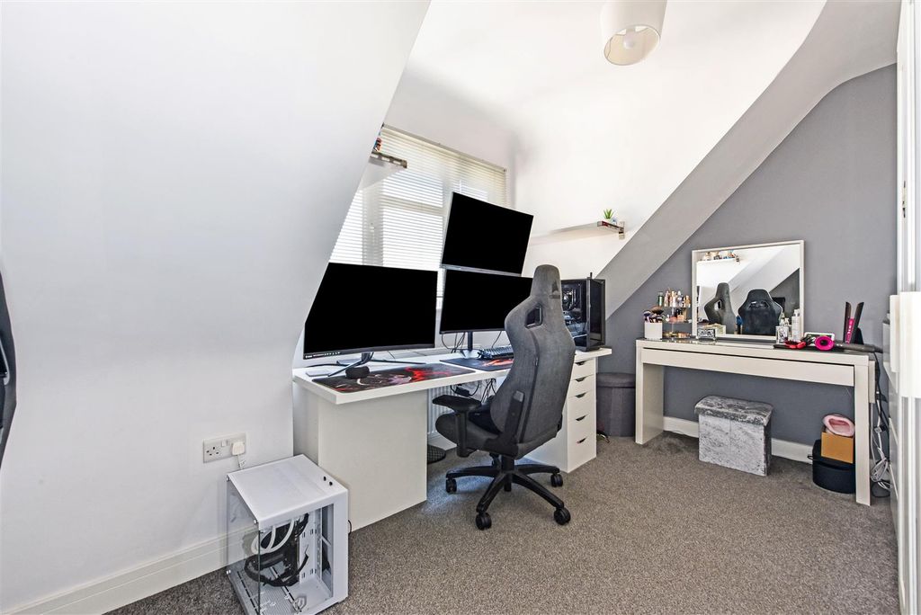 Property photo 3 of 20 Bedroom Two.Jpg