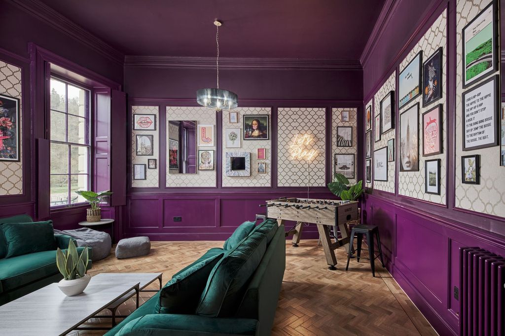 Property photo 2 of 19 Lounge