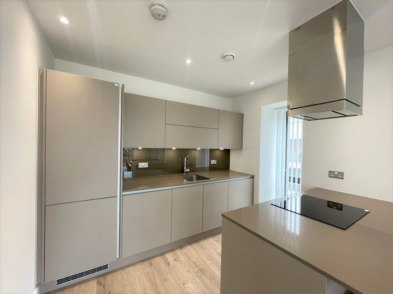 Property photo 2 of 6 Photo 4