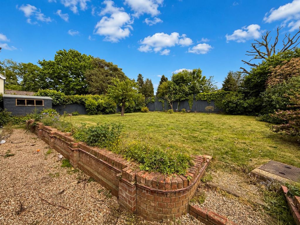 Property photo 2 of 13 Garden.Jpg