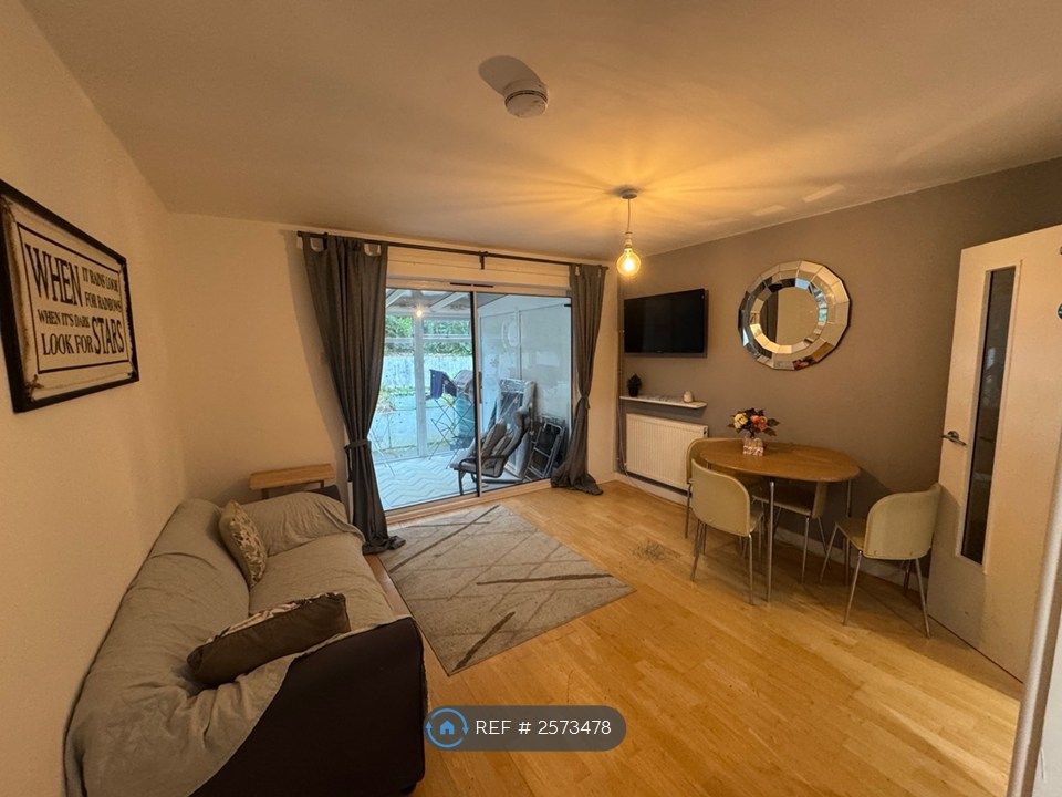 Property photo 3 of 5