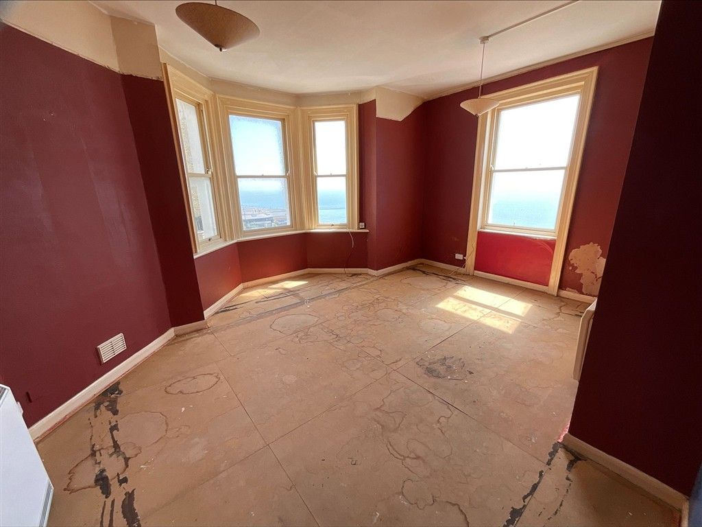 Property photo 1 of 4 Lounge