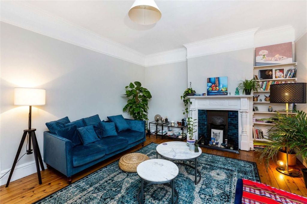 Property photo 2 of 7