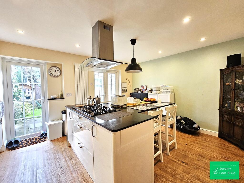 Property photo 2 of 17 Kitchen