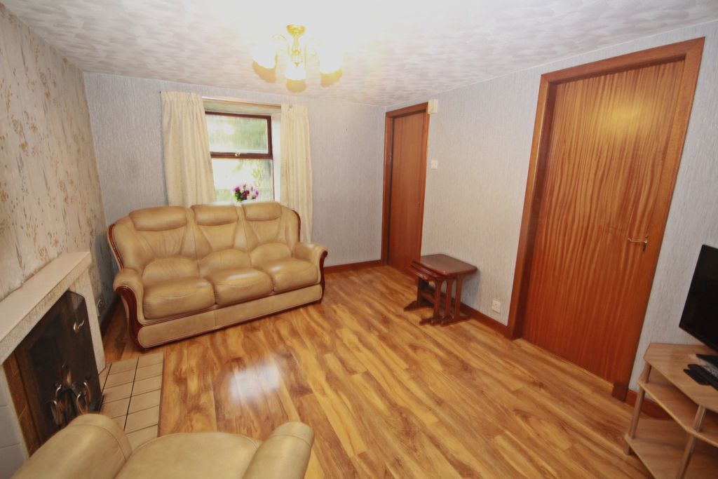 Property photo 3 of 24