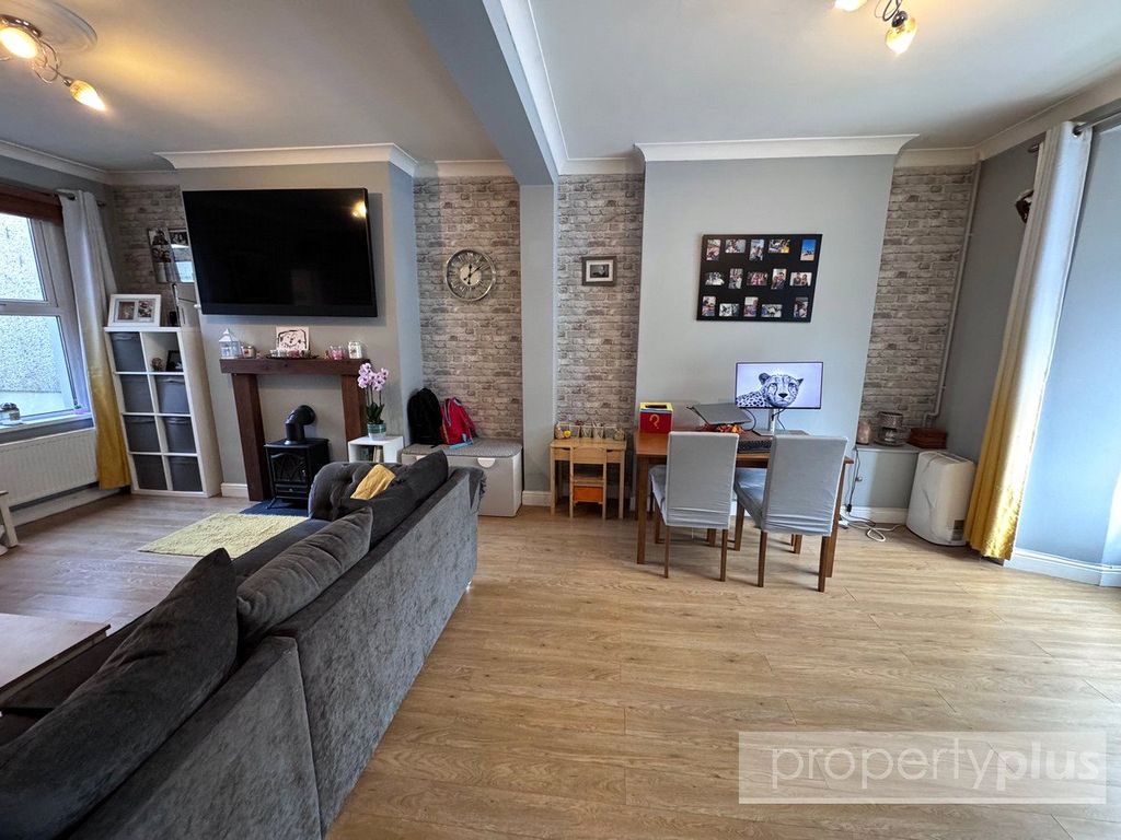 Property photo 2 of 15 Picture No. 08