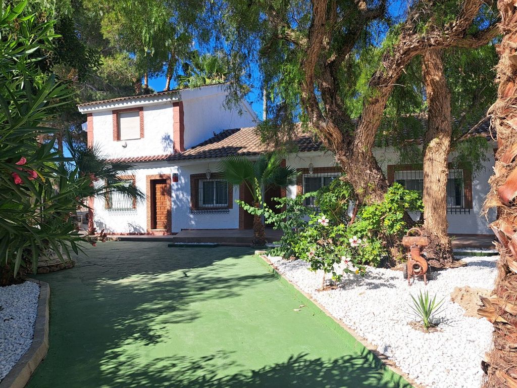 Property photo 2 of 40