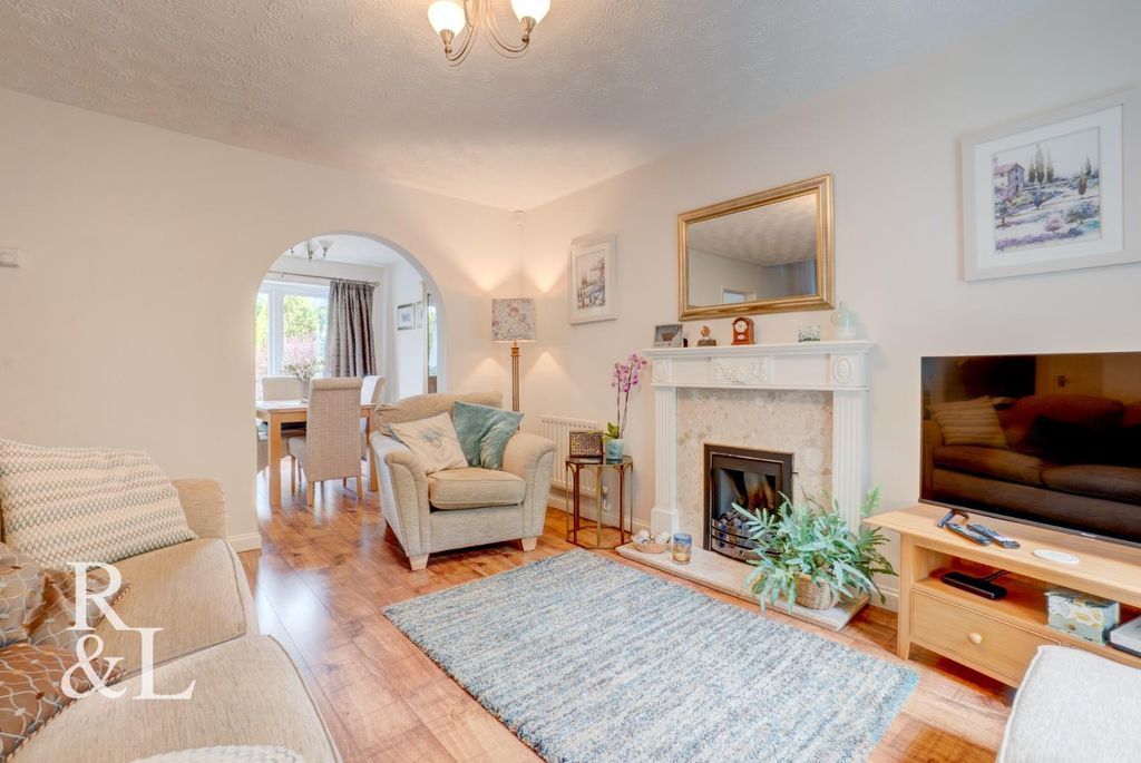 Property photo 3 of 25 Royston&amp;Lund (10).Jpg