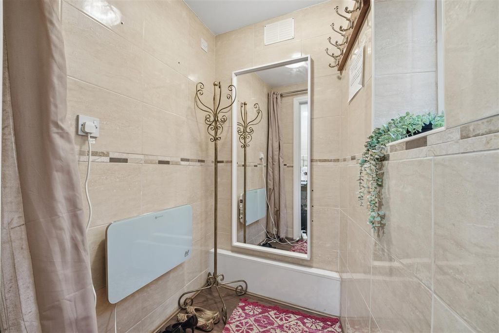 Property photo 2 of 7 Dsc04056.Jpg