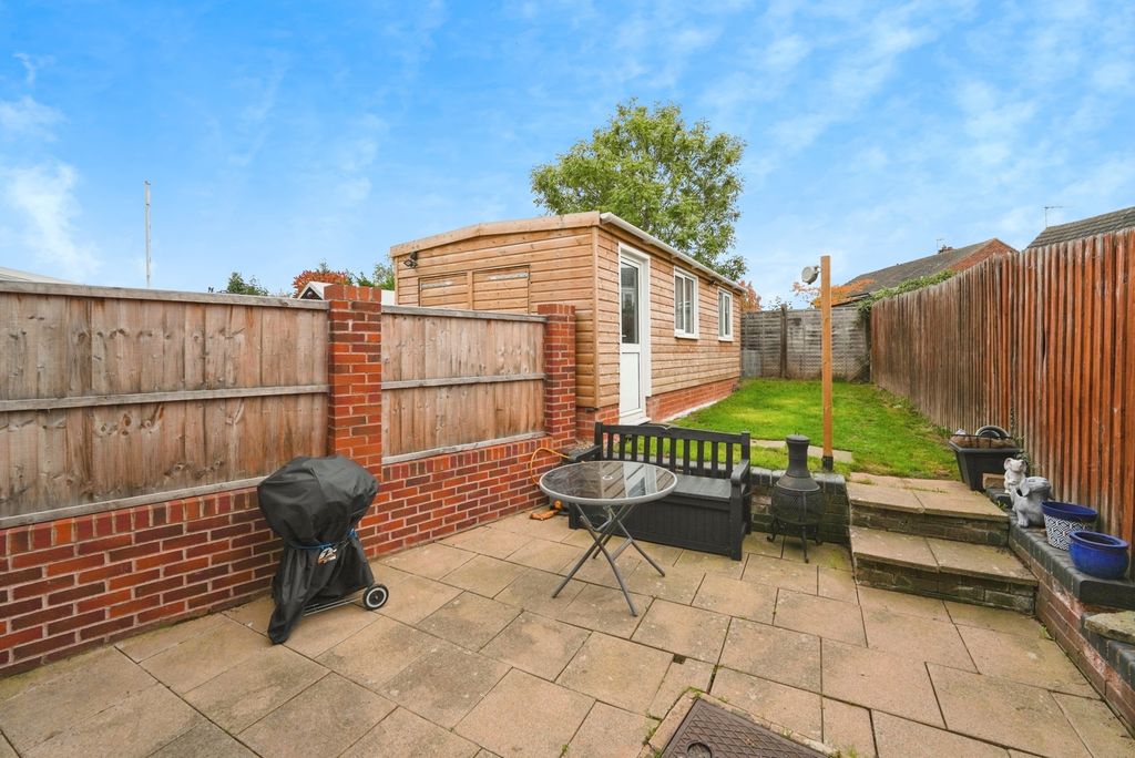 Property photo 2 of 17 Garden