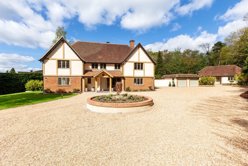 Property photo 1 of 34