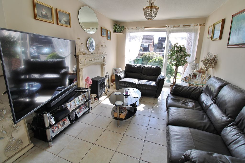 Property photo 2 of 17