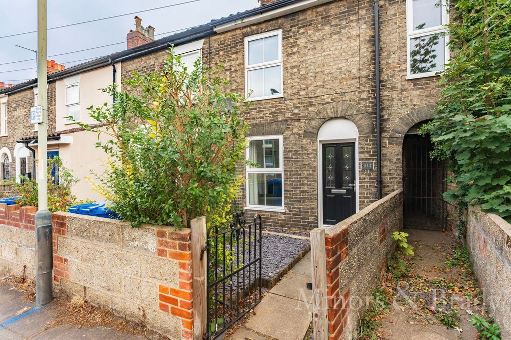 Property photo 1 of 18