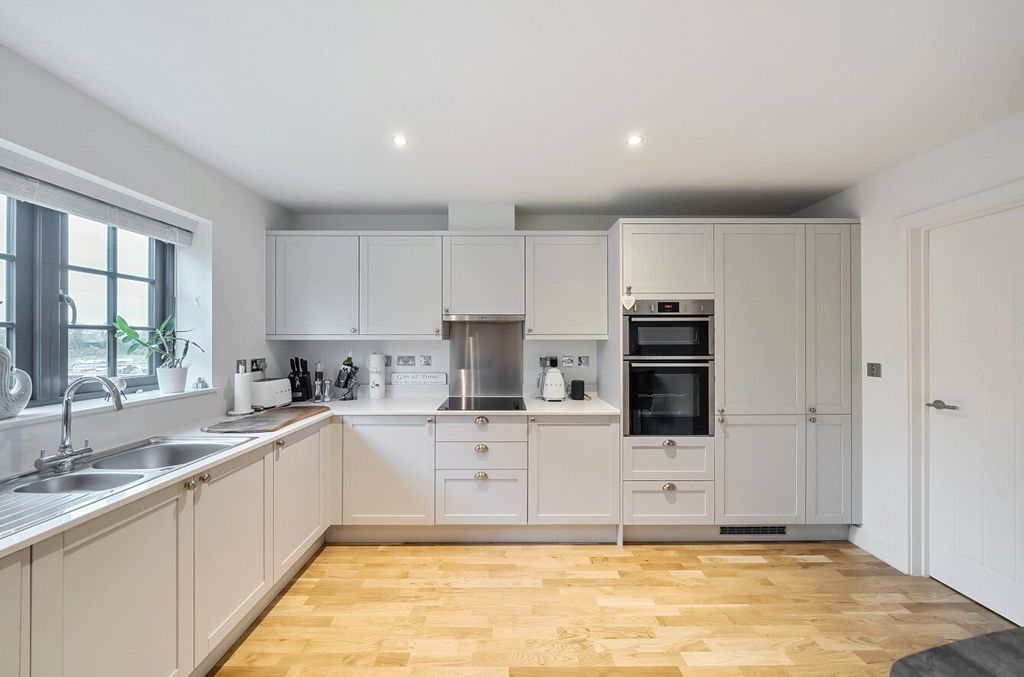 Property photo 3 of 13 Kitchen